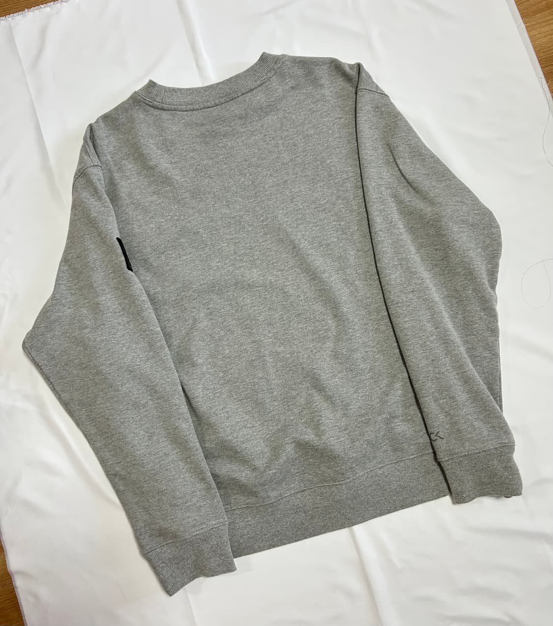 켈빈클라인 맨투맨 상품이미지2