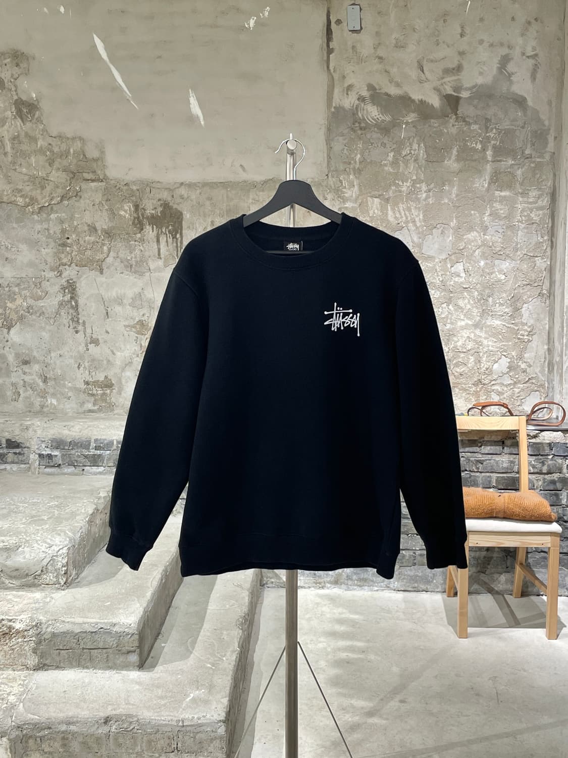 스투시 블랙 베이직 로고 스웻 셔츠 상품이미지1
