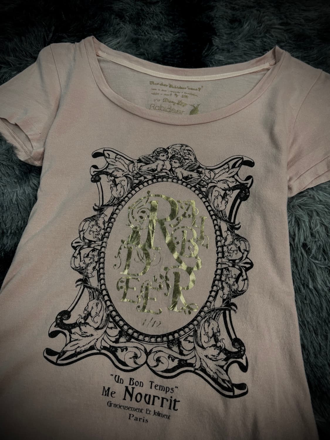 바로크 프레임 골드 레터링 반팔 티셔츠 상품이미지3