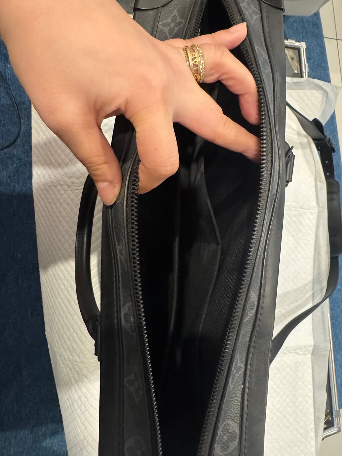 루이비통 소프트 트렁크 모노그램 이클립스 상품이미지3