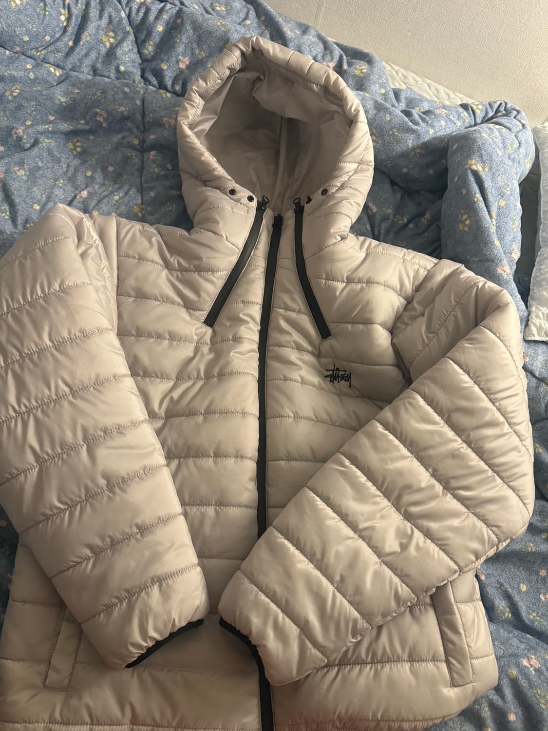 스투시 경량패딩 상품이미지1