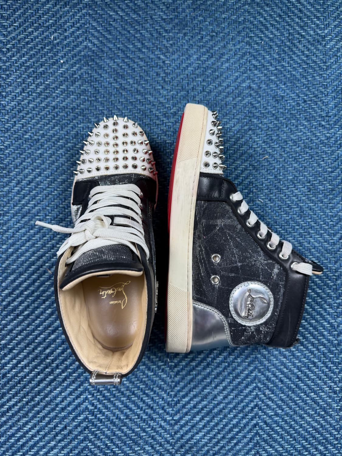 [크리스찬 루부탱] 아이코닉 스파이크 하이탑 스니커즈 – 한정판  상품이미지1