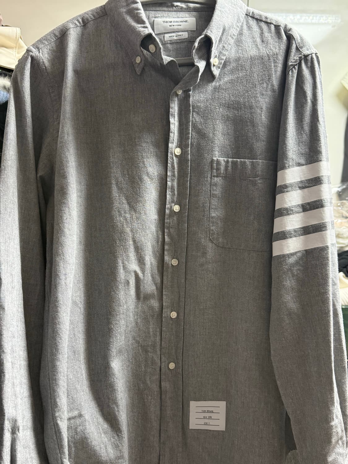 톰브라운 샴브레이셔츠 상품이미지1
