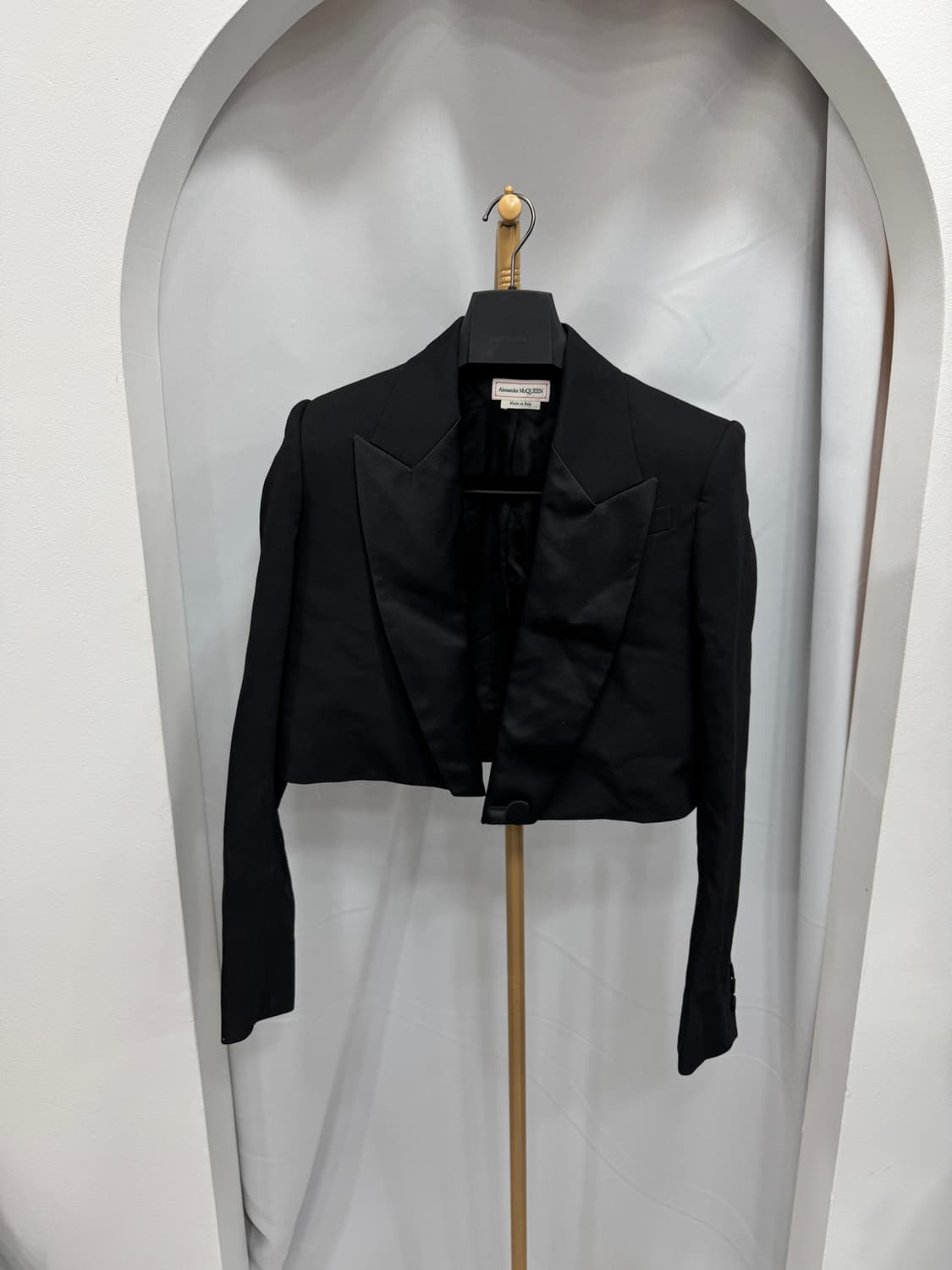 백화점판 알렉산더맥퀸 크롭 블레이저 자켓 40사이즈  상품이미지1