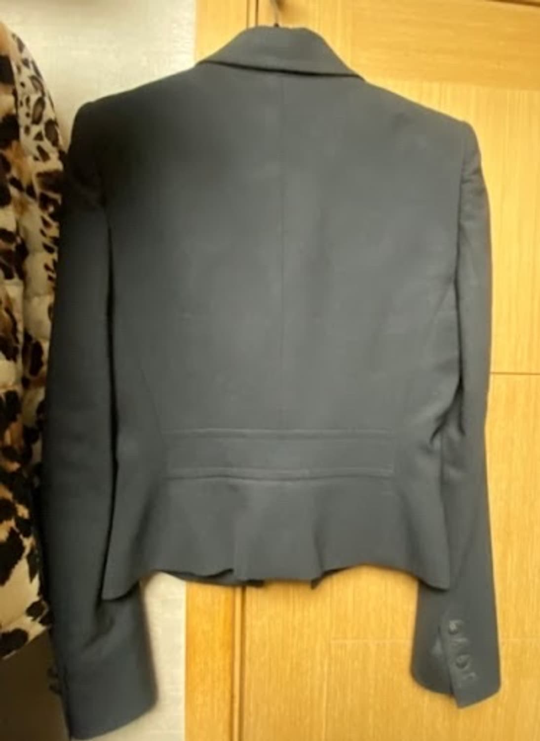 [직거래] 발렌시아가 파리스 숏 자켓 40(단추수선감안) 상품이미지2