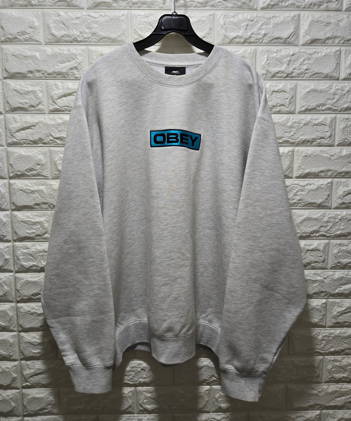 오베이 자수로고 기모 맨투맨 크루넥 티셔츠 100~105 상품이미지1