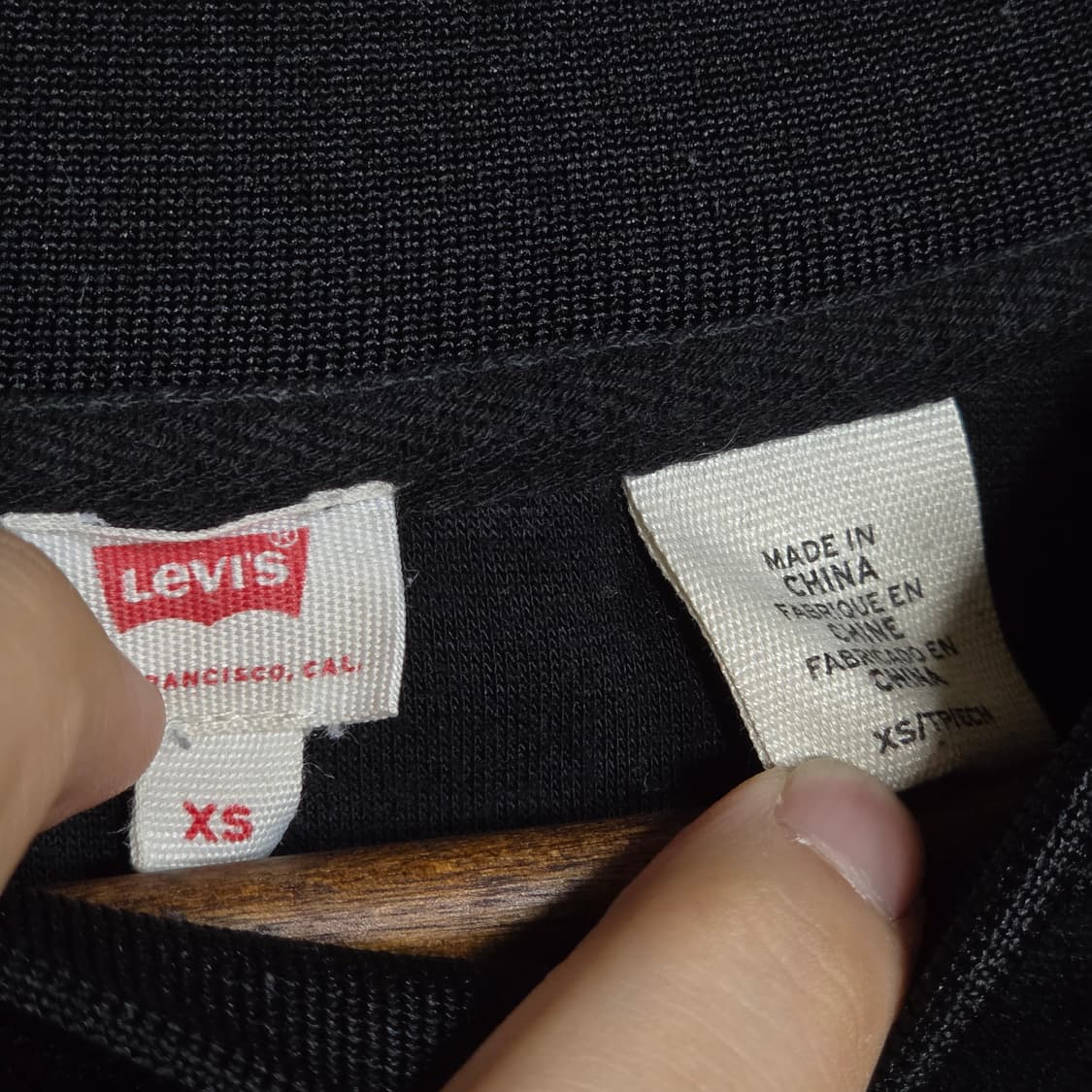 리바이스 빅로고 벨벳 블랙 맨투맨 상품이미지7