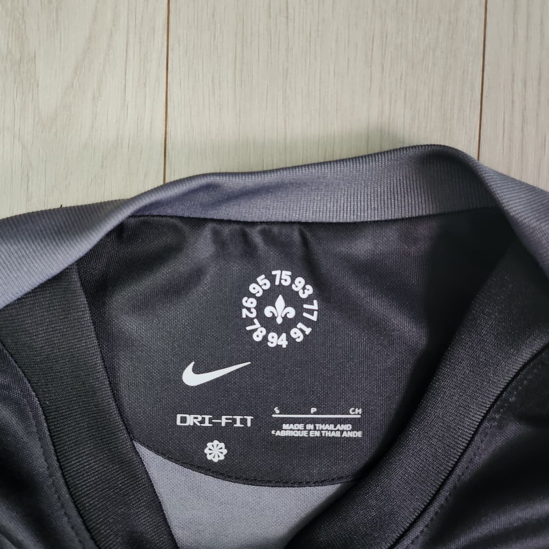 나이키 PSG 메시 유니폼 상품이미지2