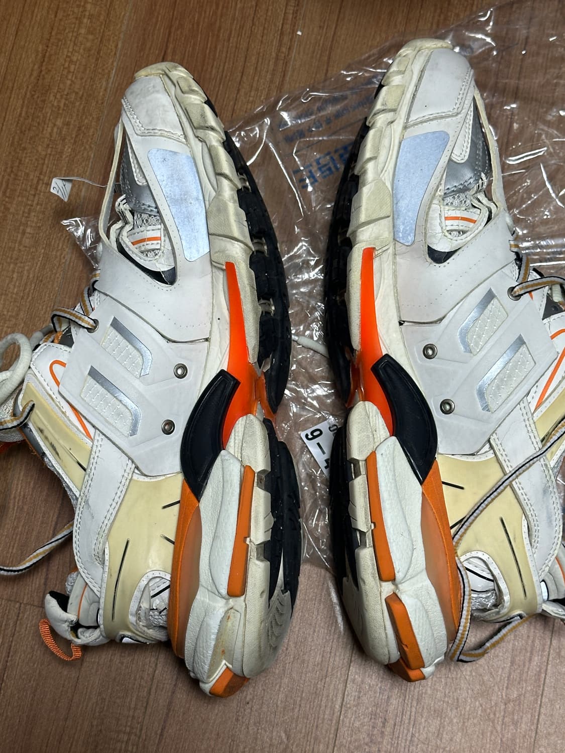 발렌시아가 트랙 스니커즈 흰주 40사이즈 260 상품이미지8