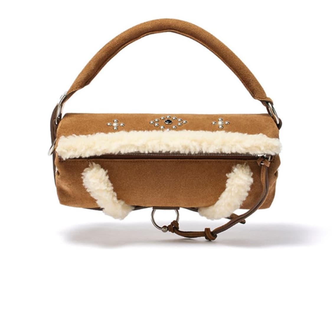 오픈와이와이 시어링스터드 필로우 핸들 백 상품이미지1