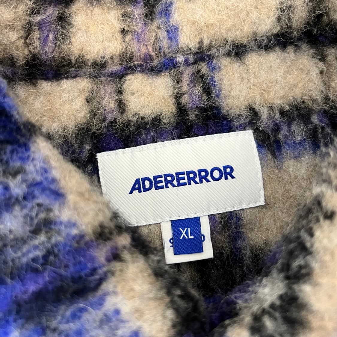 아더에러 프로덕트 18 세미 오버사이즈 모헤어 블루 체크 셔츠 자켓 상품이미지7