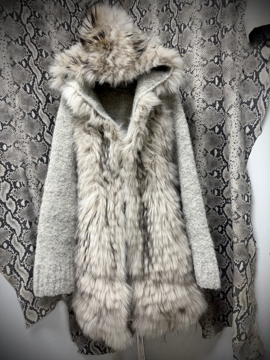[V-Kei] Raccoon Fur White Wool Hoodie Ja 상품이미지5