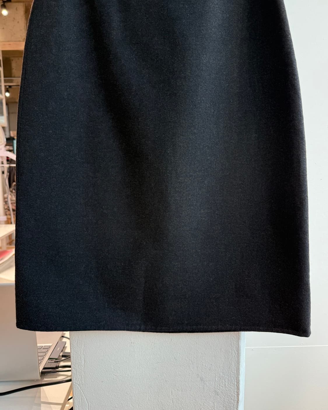 폴로 랄프로렌 퍼플라벨 차콜 레인울 미디스커트 상품이미지4