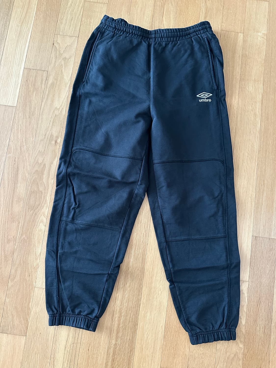 엄브로 블랙 트레이닝 조거팬츠 상품이미지3