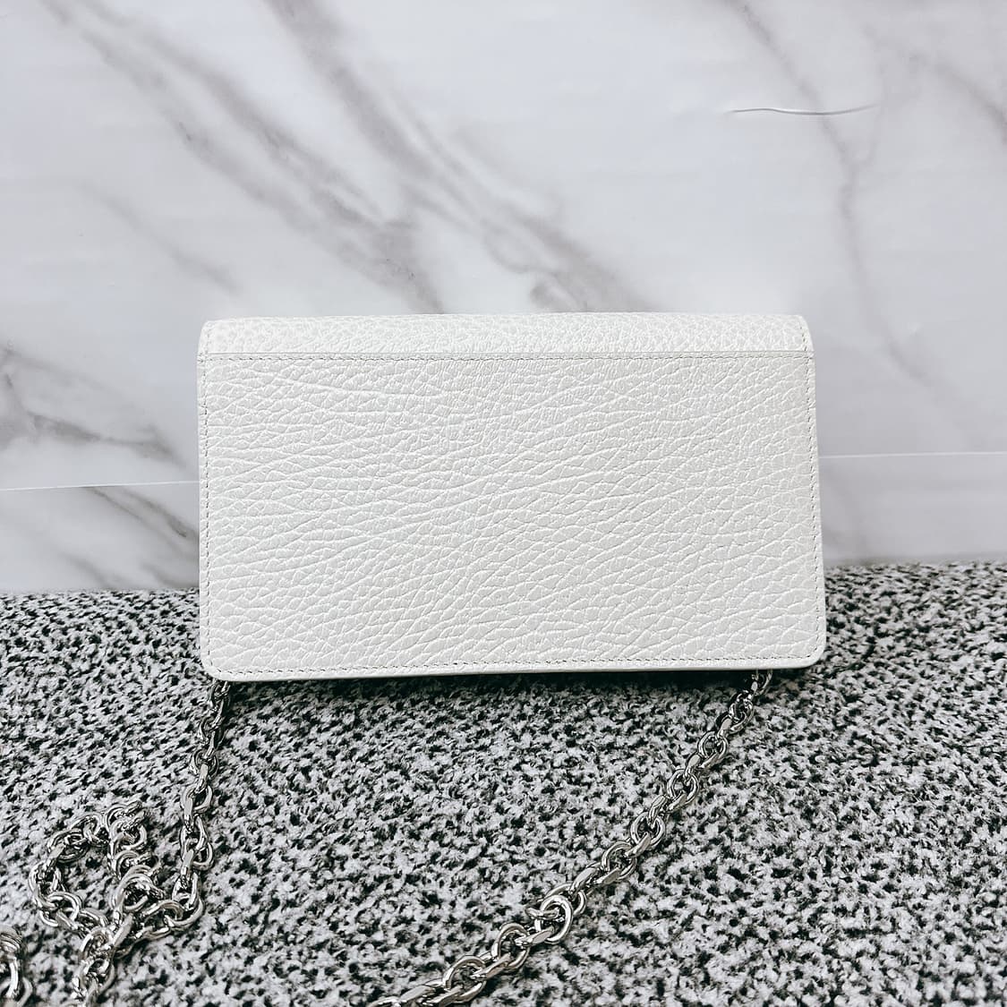 메종 마르지엘라 여성 화이트 스티치 로고 체인 월렛 숄 상품이미지5