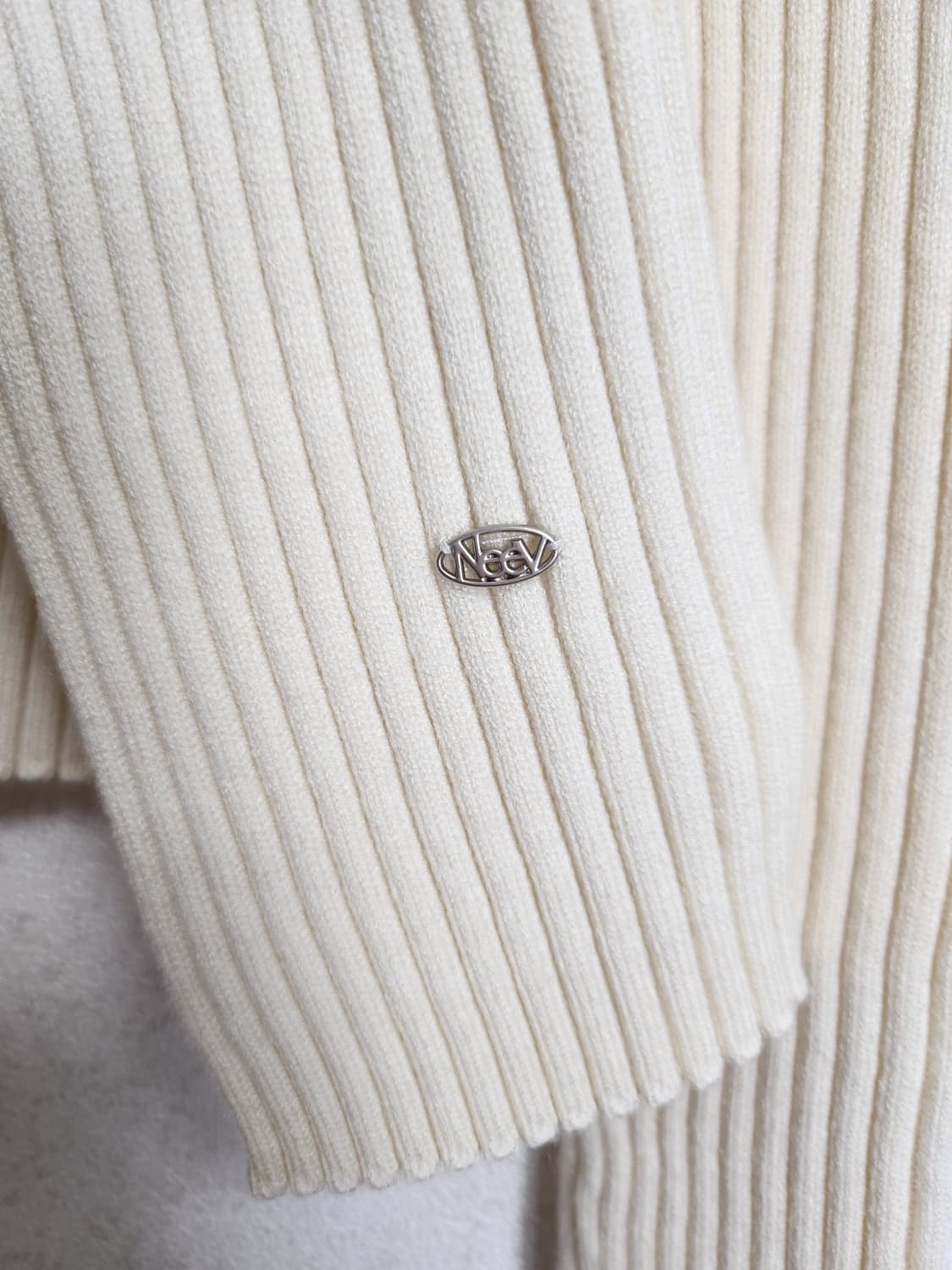 Neev 니브 컷아웃 리브드 원버튼 가디건55 66 상품이미지6