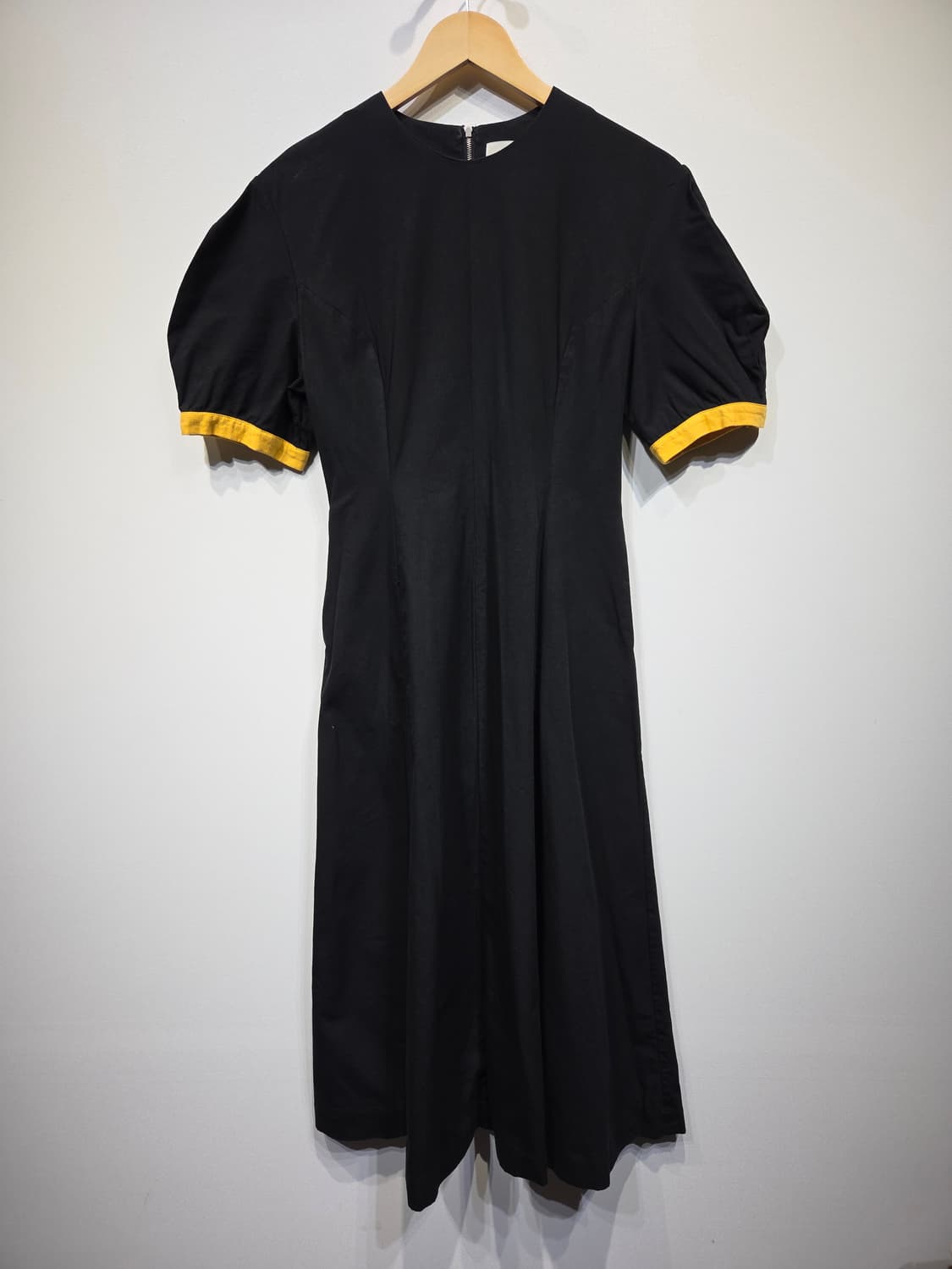 ANDYOU 앤유 블랙 퍼프 배색 롱 원피스 상품이미지2