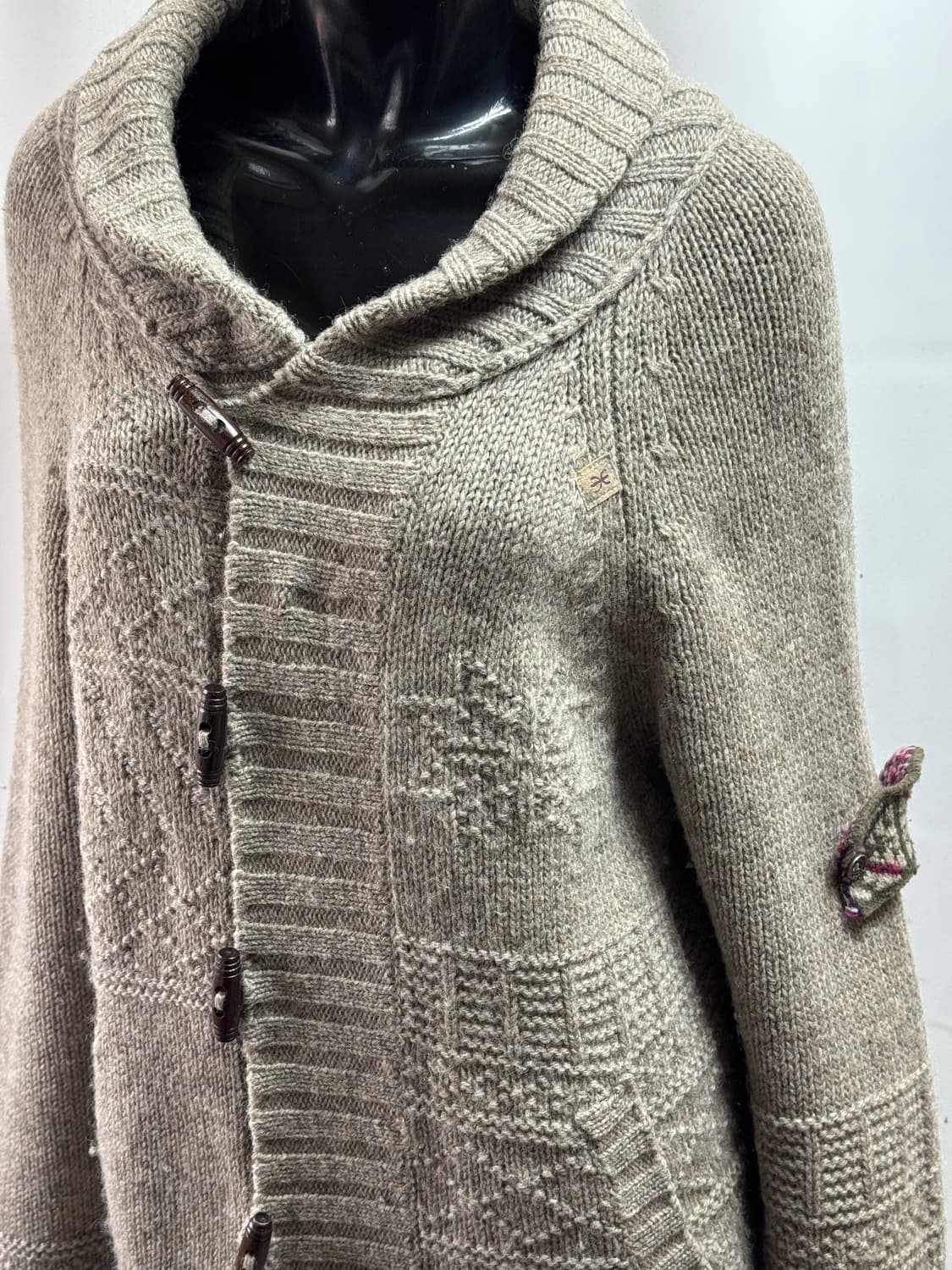 thursday isiand 버튼 니트 상품이미지2