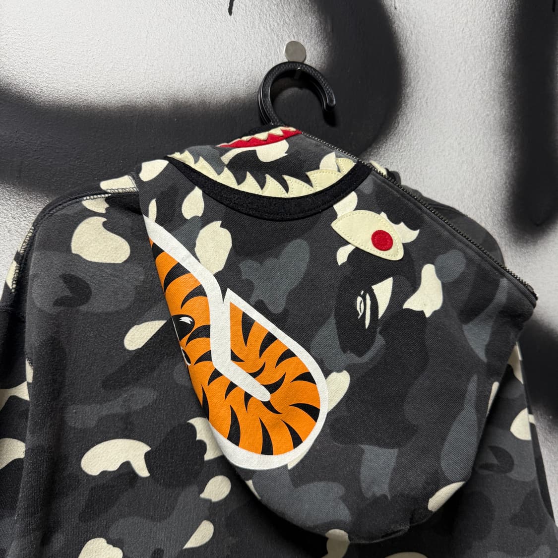 정품 베이프 흑계 시티 카모 샤크 풀 집업 후디 (야광) 상품이미지5