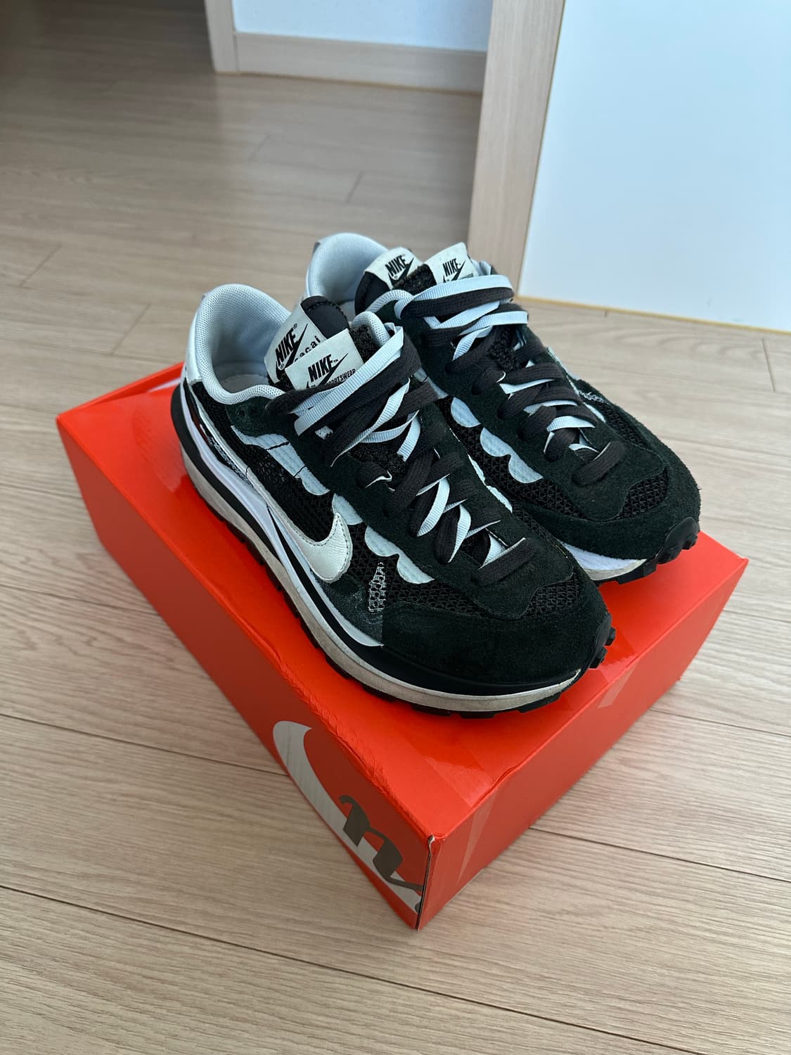 나이키 x 사카이 베이퍼와플 블랙 화이트(250사이즈) 상품이미지2