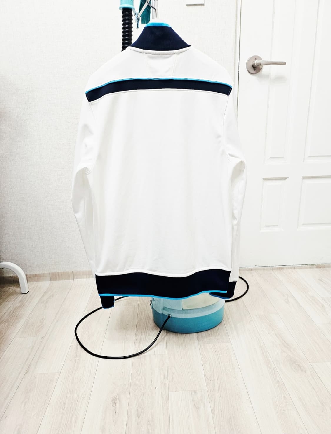 (100)L ☆우주매물☆ 언더아머 토트넘 [화이트네이비] 트랙탑져지 상품이미지6