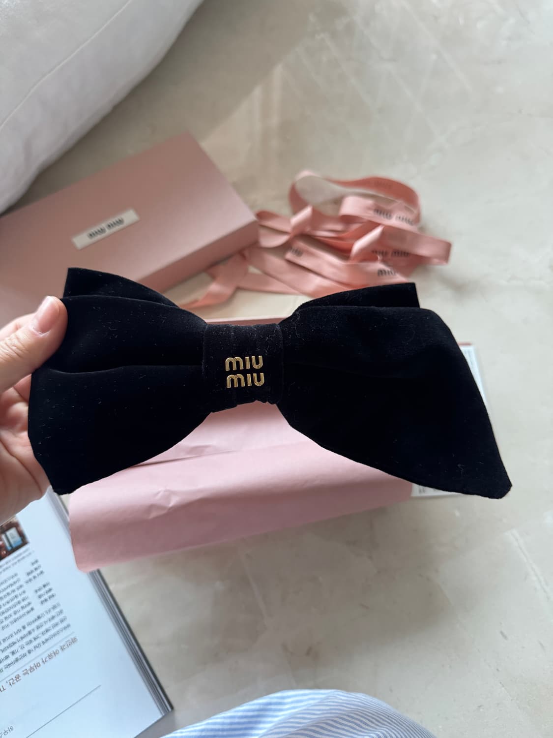 미우미우 벨벳 리본 헤어핀. 새제품 상품이미지2