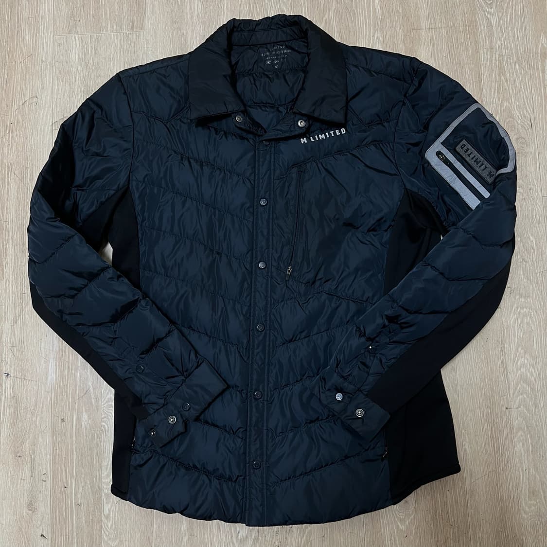 밀레 남성 스탠다드 카라 경량패딩 L/100  상품이미지1