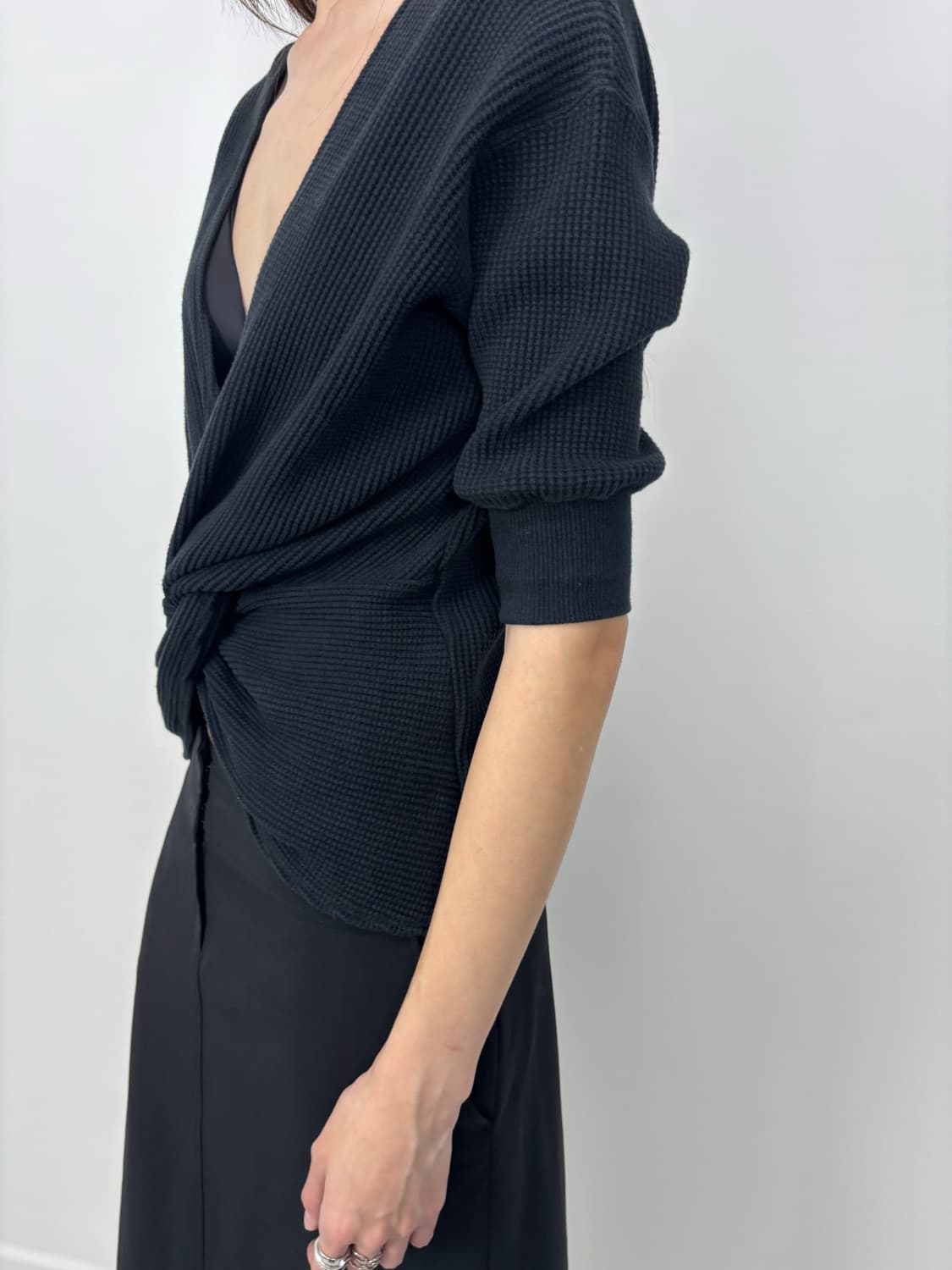 TWIST CUT OUT WAFFLE KNIT 상품이미지2