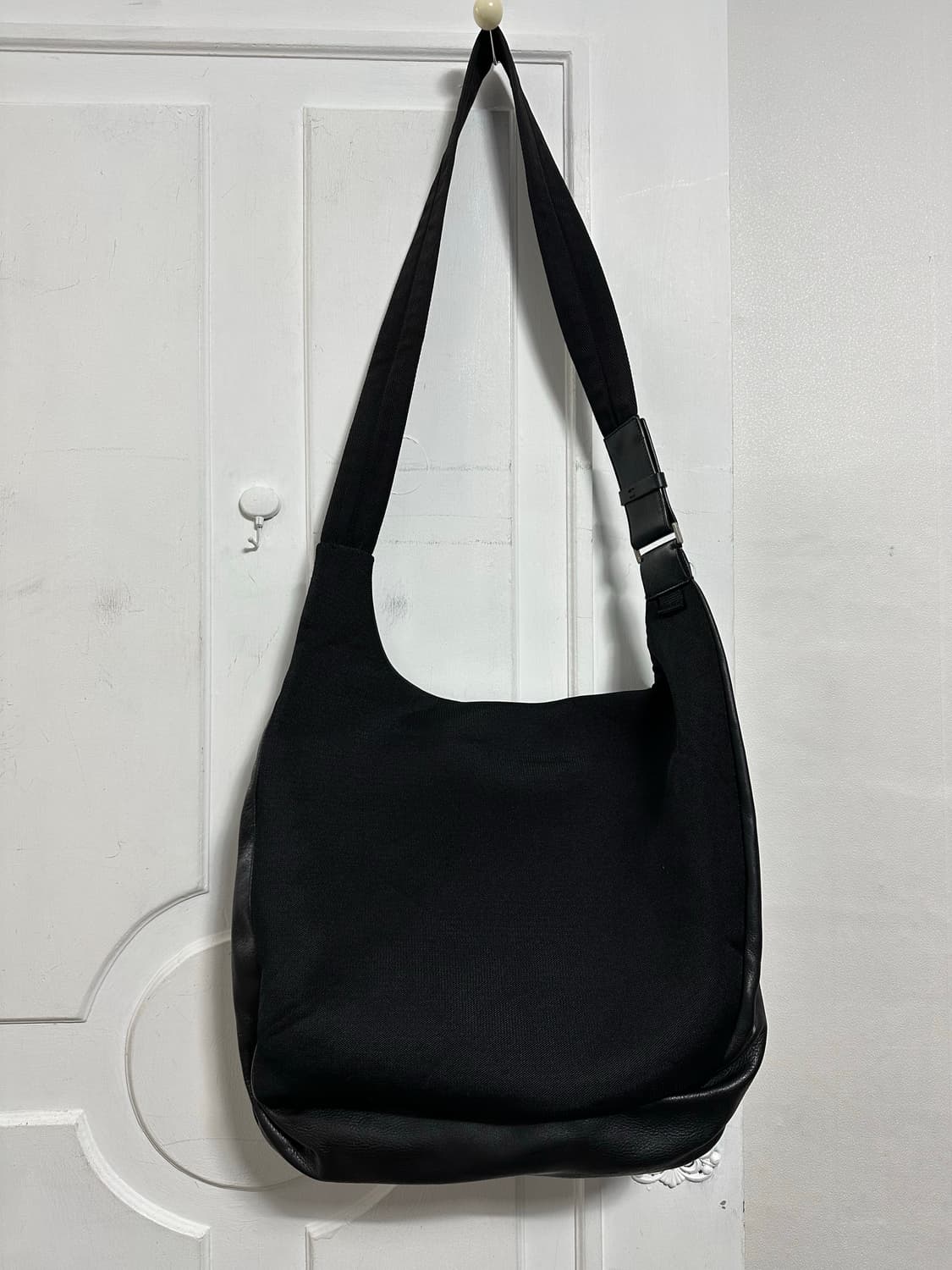 프라다 아카이브 레더 숄더백 상품이미지2