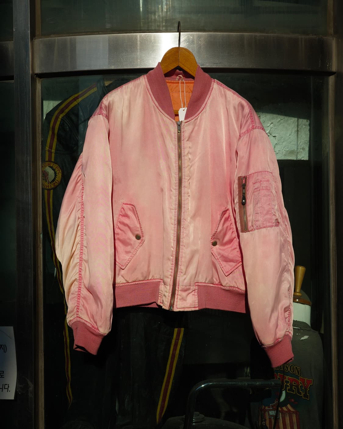 빈티지 하드 페이딩 핑크 봄버 자켓 상품이미지1