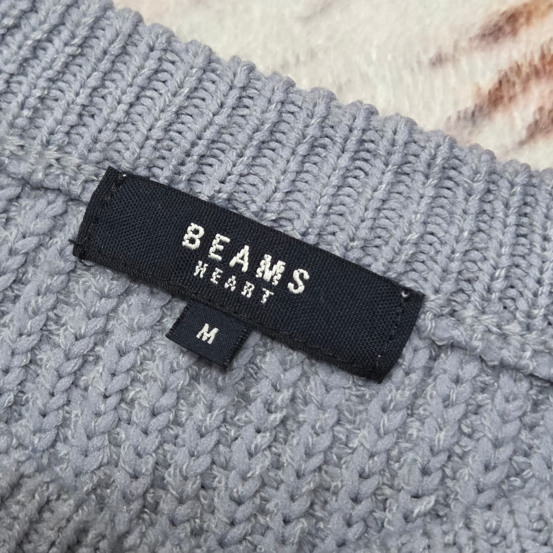 빔즈 하트 오버핏 스카이 꽈배기 니트 상품이미지7