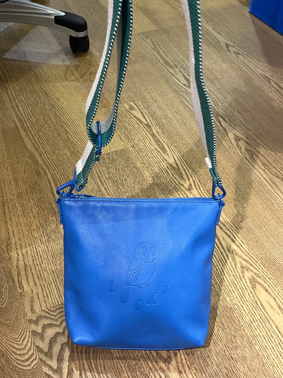 럭키슈에뜨 크로스백 상품이미지1