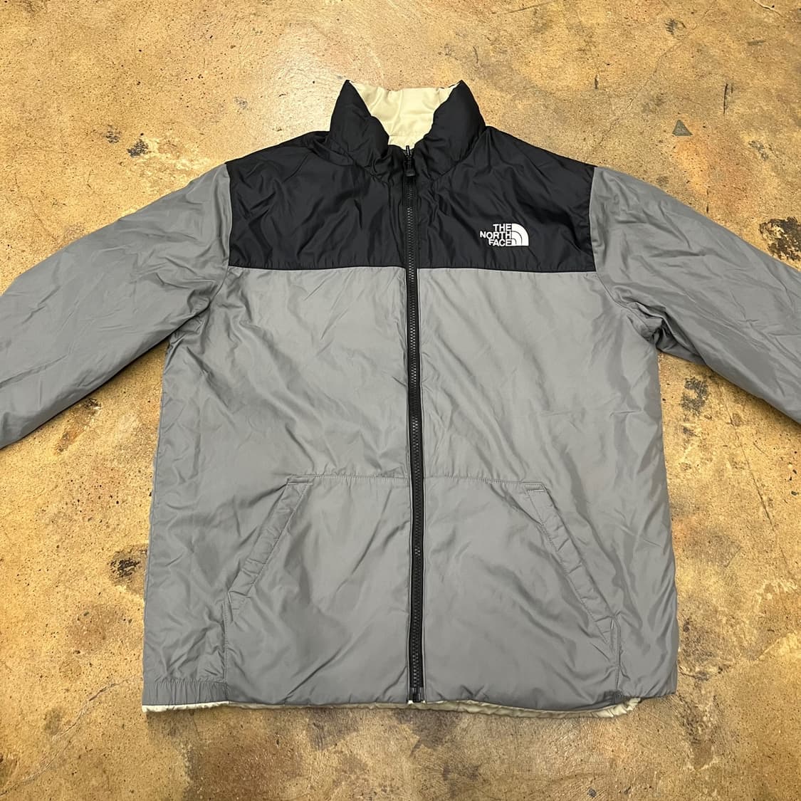 [정품/L] 노스페이스 블랙 그레이 패딩 화이트 양면 점퍼 b18 상품이미지3