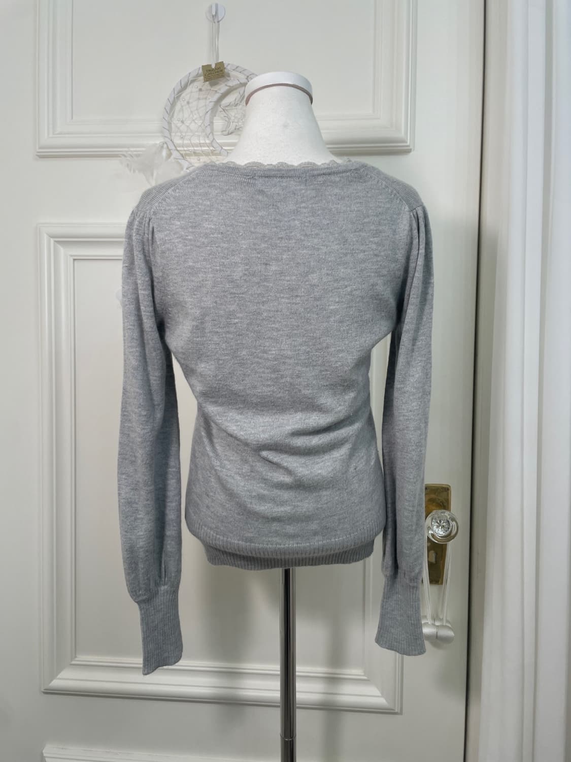 gray lace trim pearl point v-neck cardig 상품이미지3