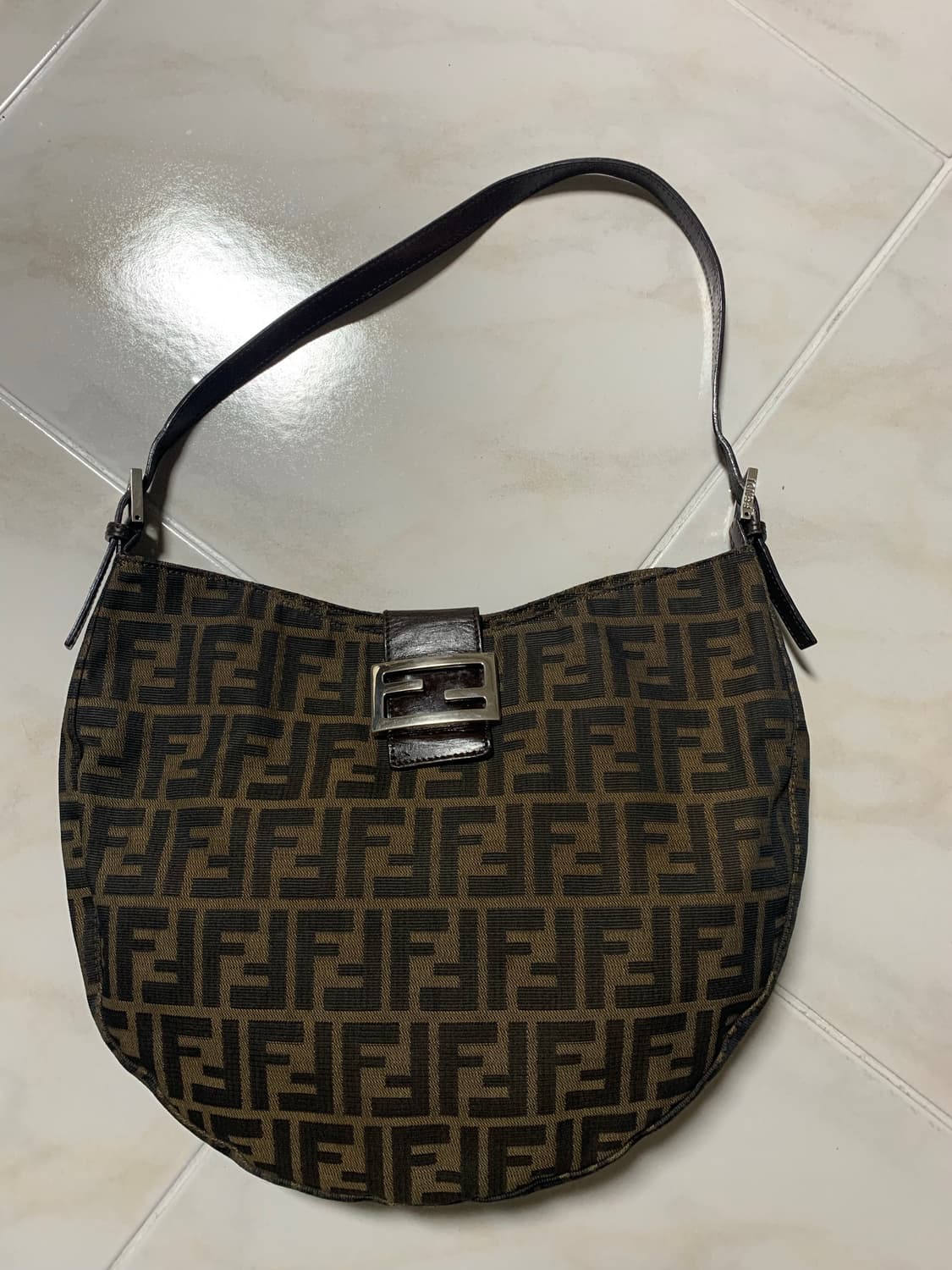 펜디 주카 호보백. 정품 상품이미지1