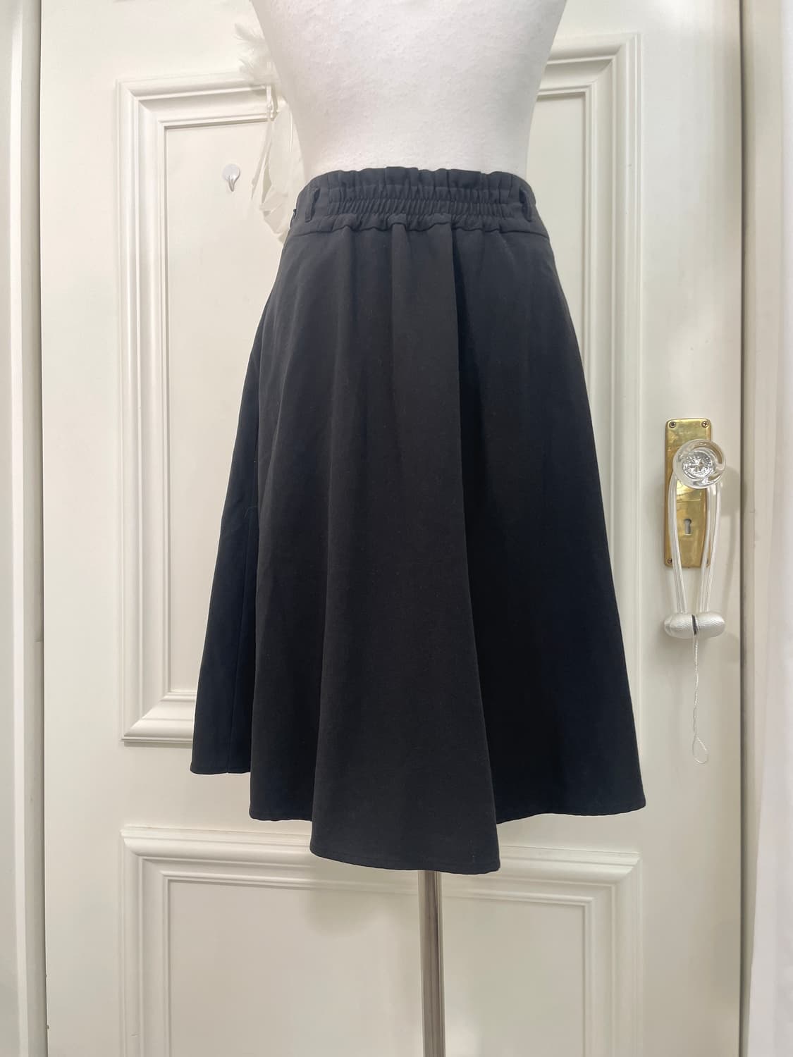 black pleats back banding midi skirt 상품이미지4