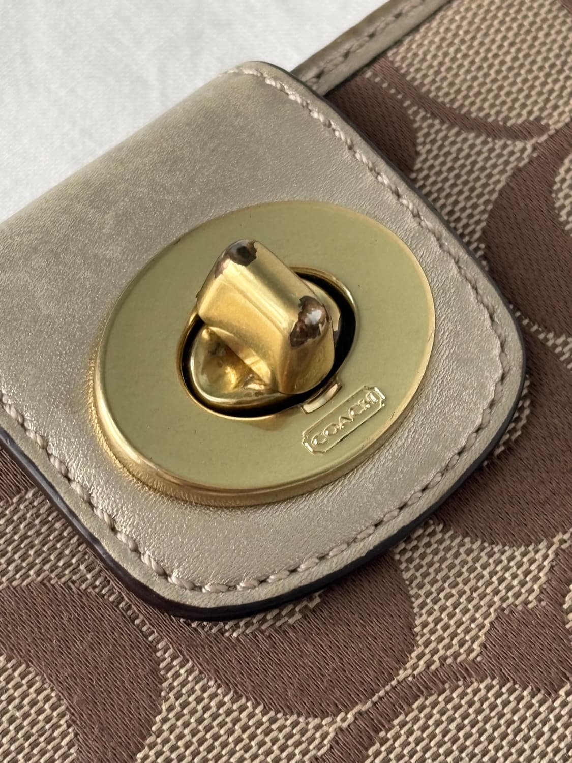 Coach silver glitter wallet 상품이미지5