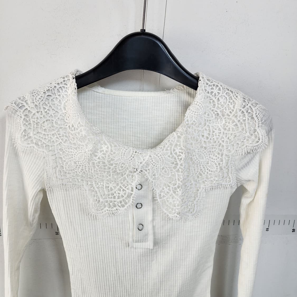 레이스 카라 골지 긴팔 티셔츠 화이트 상품이미지2
