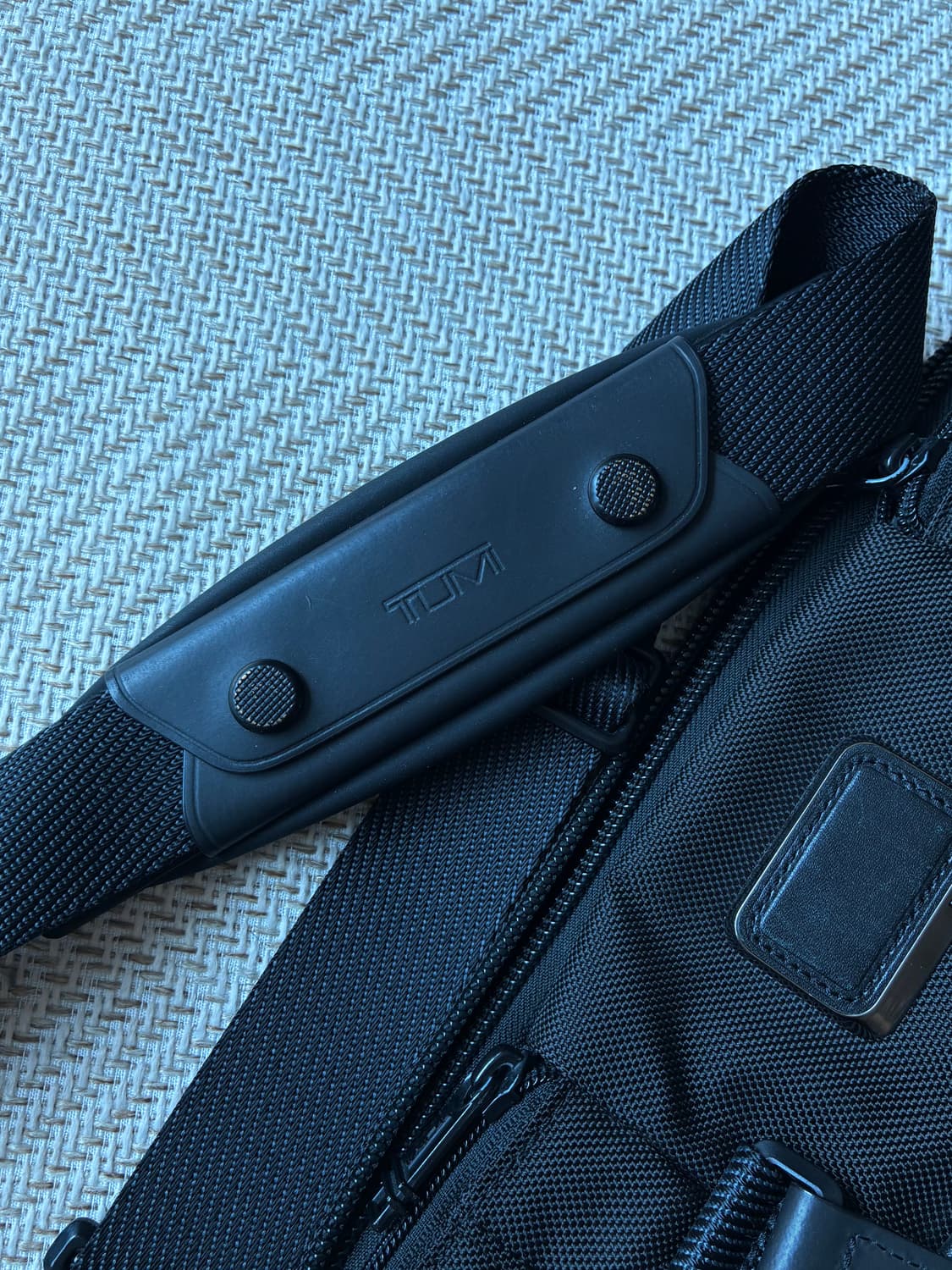 투미(TUMI) 알파 브라보 아비아노 슬림 브리프 서류가방 상품이미지7