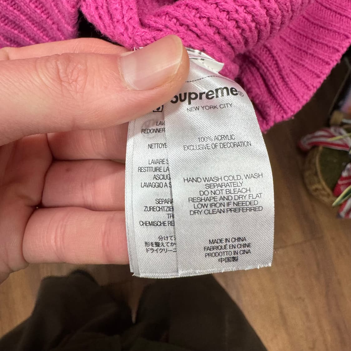 23FW 슈프림 체스트 스트라이프 스웨터 전면 로고 포인트 핑크 상품이미지8