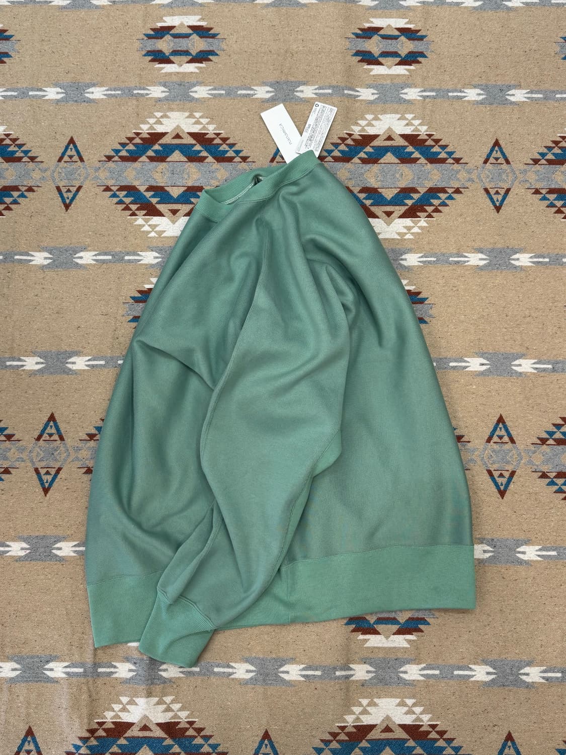 [L][105] 나나미카 크루넥 스웻 셔츠 코랄 그린  상품이미지7