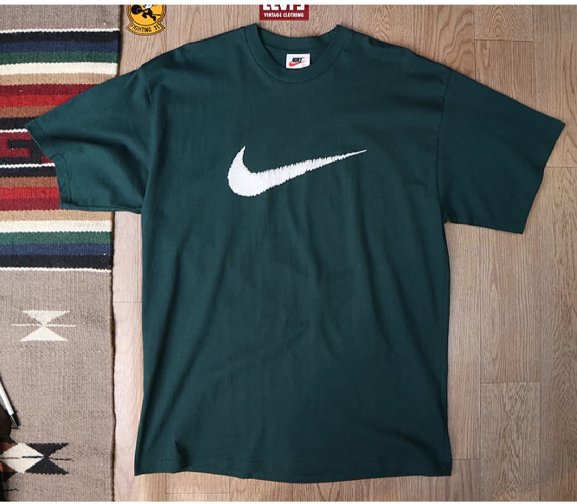 
일본판 90S NIKE 나이키 코튼100% 빈티지 티셔츠 미사용

 상품이미지1
