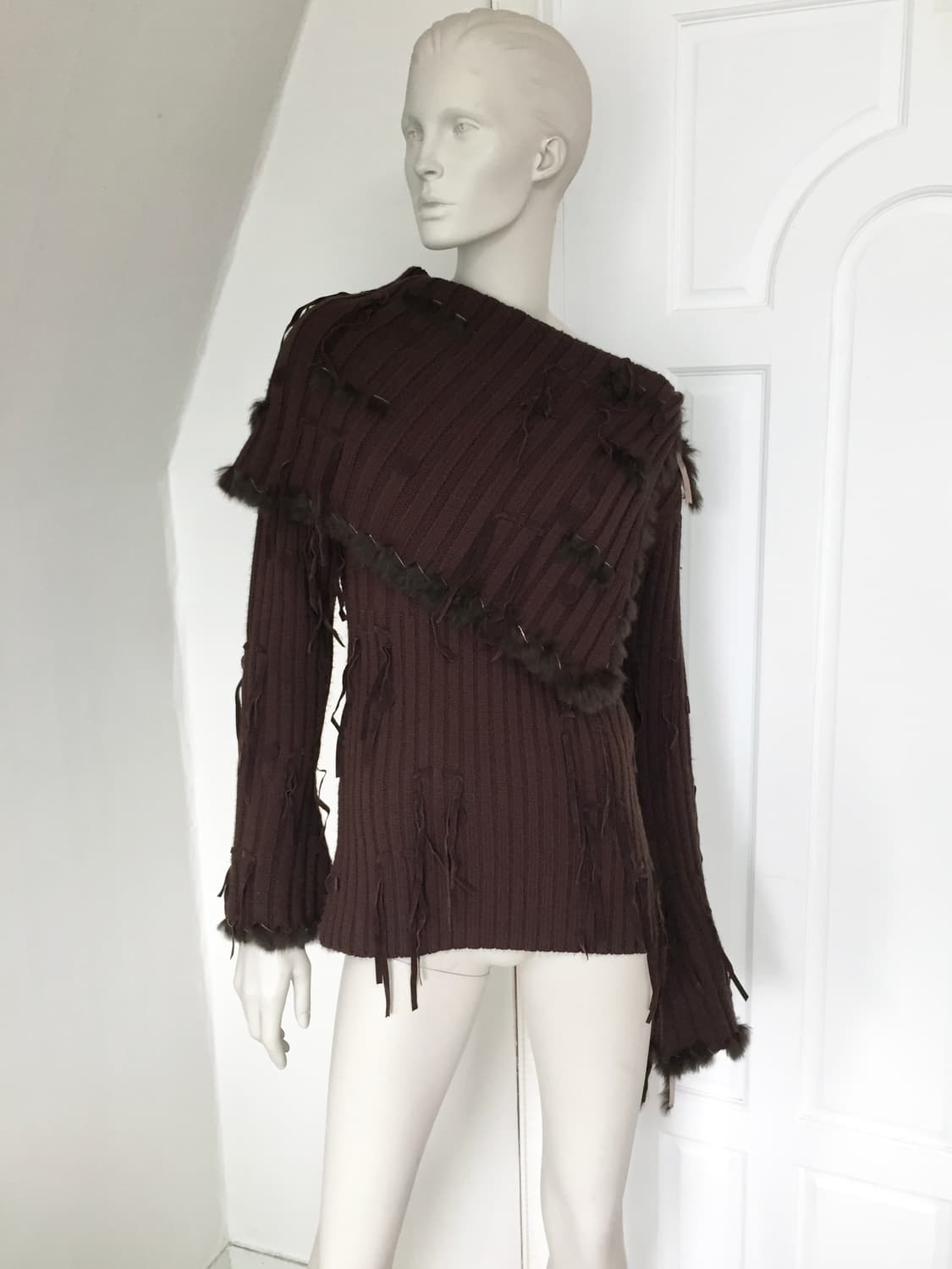 Morgan Fur-Trimmed Off-Shoulder Sweater 상품이미지6