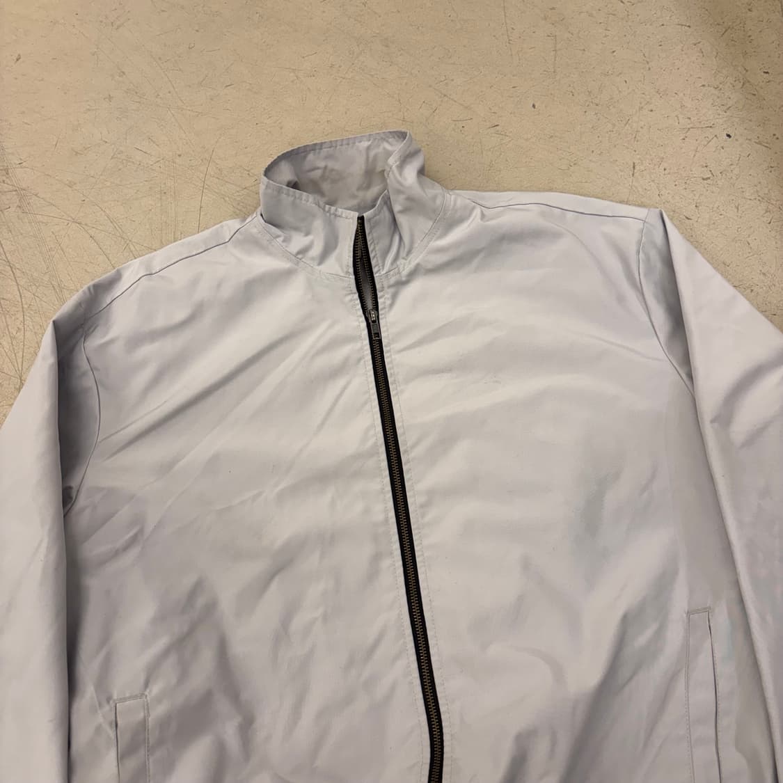 디스이즈네버댓 빅로고 그레이 바람막이 상품이미지3