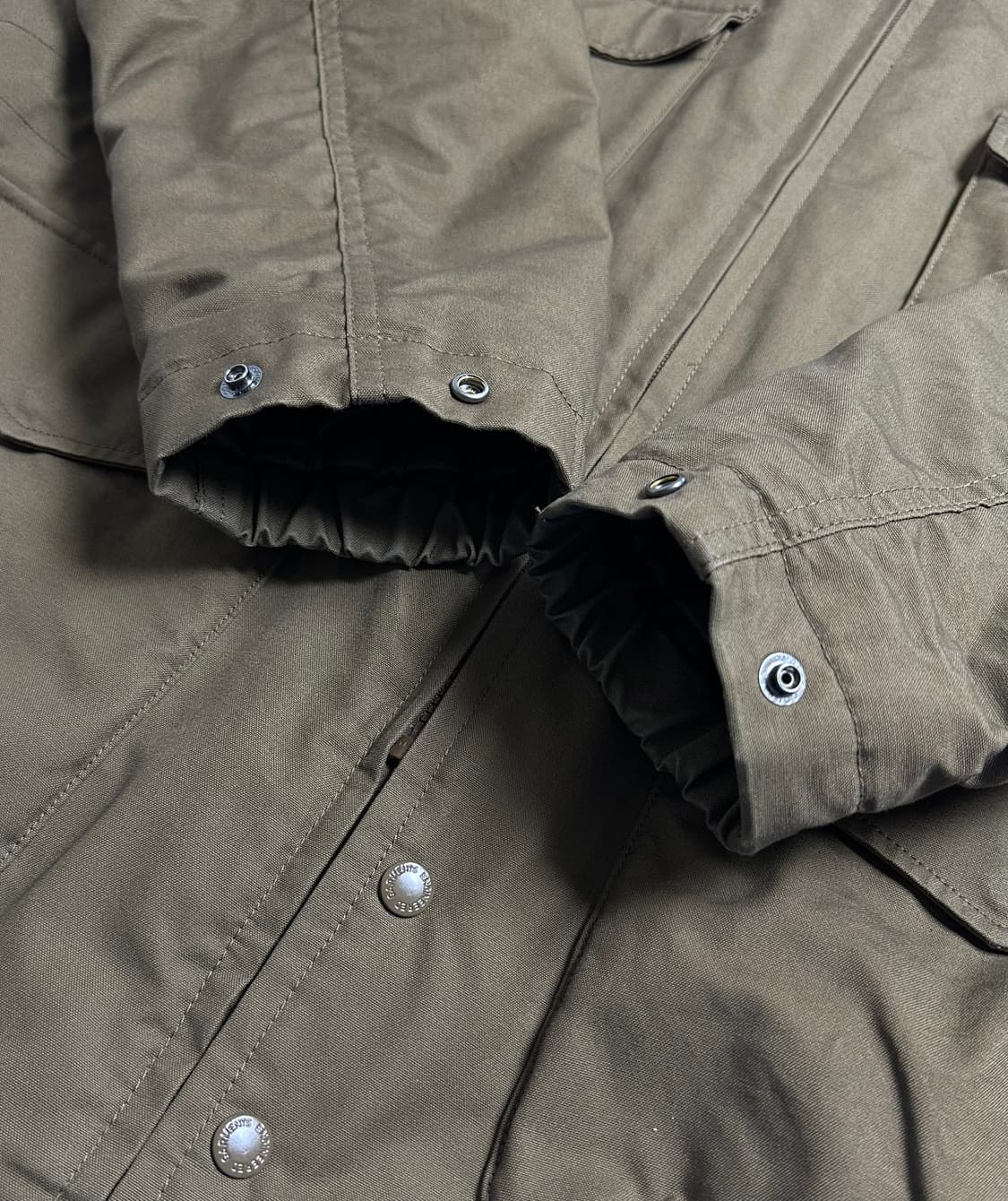 유니클로 엔지니어드 가먼츠 퍼프테크 유틸리티 자켓 상품이미지6