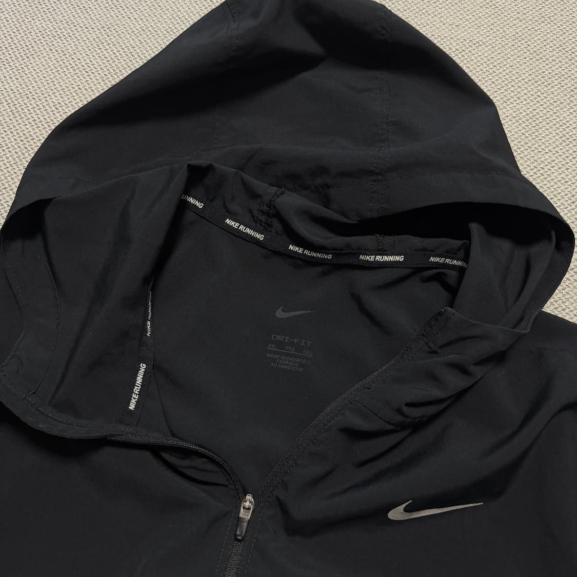 나이키 러닝 드라이핏 경량 바람막이 상품이미지2