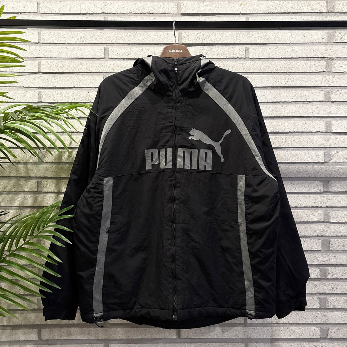 PUMA 퓨마 00s 패디드 퍼포먼스 자켓 빅로고 패널 디테일 차콜 상품이미지2