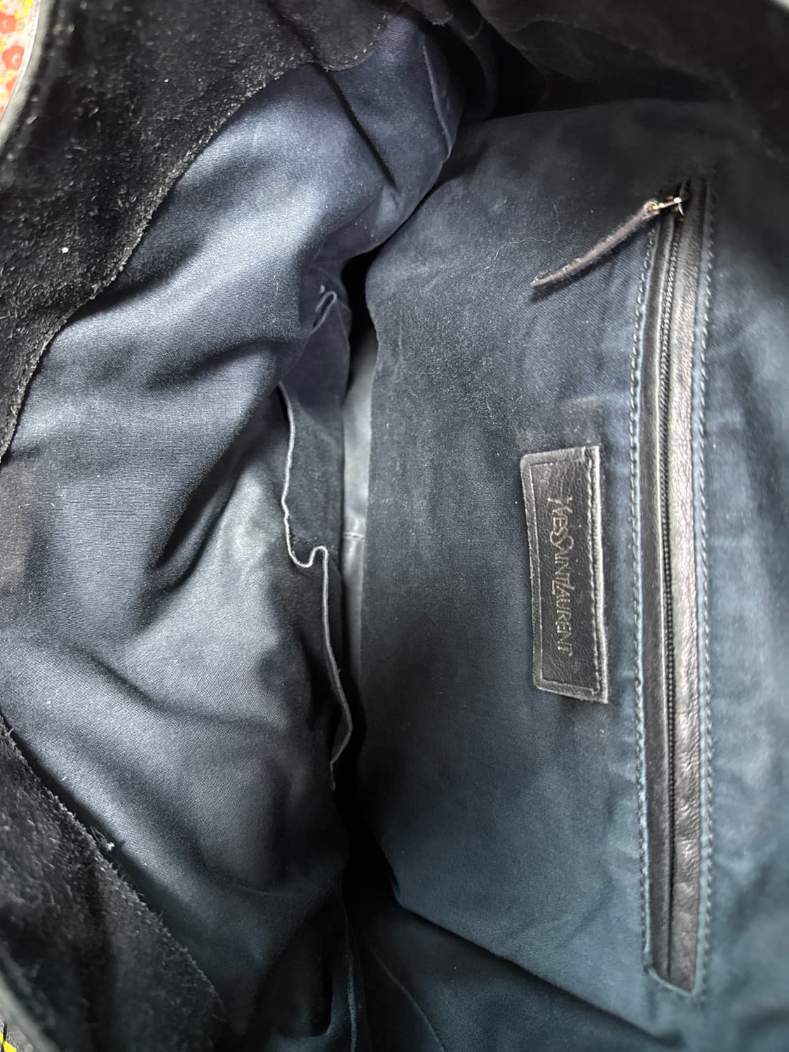 입생로랑 그레인 글로시 호보백 상품이미지4