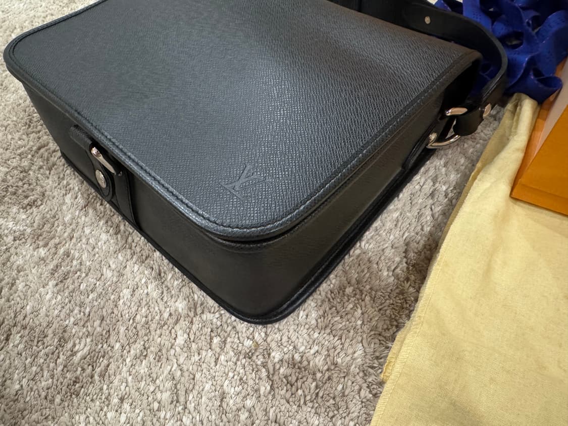 정품 루이비통 가방 크로스백 상품이미지3