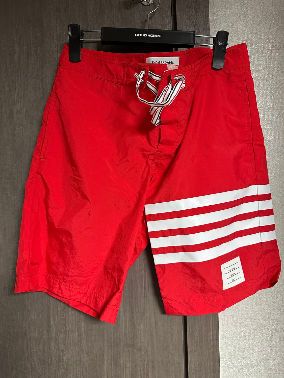 톰브라운 4선 레드 스윔팬츠 사이즈 3 상품이미지1